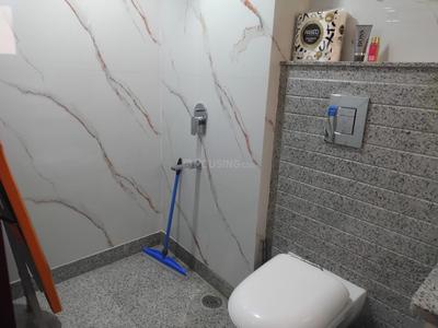 Bathroom Image of 1500 Sq.ft 2 BHK Builder Floor for rent in Hauz Khas New Delhi for Rs. 85000