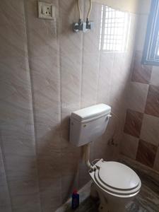 Bathroom Image of 450 Sq.ft 1 BHK Independent House for rent in Rajpur Khurd Village New Delhi for Rs. 12000