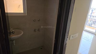 Bathroom Image of 585 Sq.ft 1 BHK Apartment / Flat for sale in Wave Dream Homes, Wave City Ghaziabad for Rs. 3900000