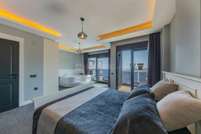 Bedroom Image of 2200 Sq.ft 4 BHK Apartment / Flat for sale in Mulund West Mumbai for Rs. 65900000