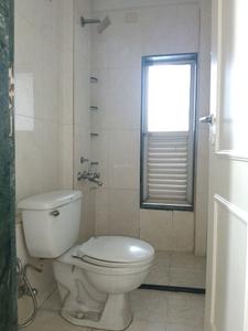 Common Bathroom Image of 910 Sq.ft 2 BHK Apartment / Flat for rent in Tiara Ltd., Hiranandani Estate Thane for Rs. 43000