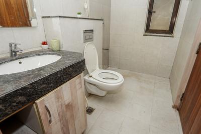 Bathroom Image of 1200 Sq.ft 2 BHK Apartment / Flat for sale in Godrej Oasis, Sector 88A Gurgaon for Rs. 14600000