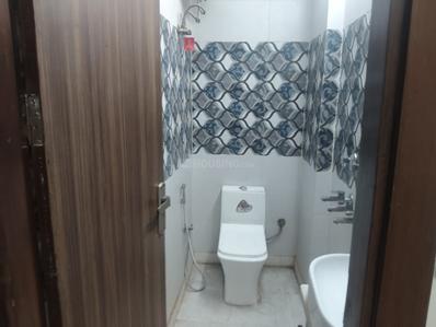 Image of 1000 Sq.ft 2 BHK Builder Floor for rent in Preet Vihar, New Delhi for Rs. 25000