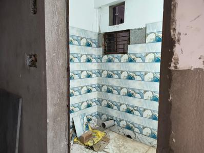 Bathroom Image of 800 Sq.ft 2 BHK Apartment / Flat for sale in Serampore Hooghly for Rs. 2500000