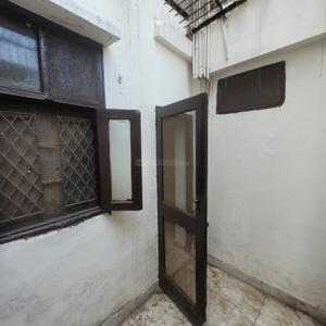 Balcony Image of 365 Sq.ft 1 BHK Apartment / Flat for sale in Kaushambi Ghaziabad for Rs. 2750000