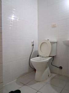 Common Bathroom Image of 1150 Sq.ft 2.5 BHK Apartment / Flat for sale in Supertech Cape Town, Sector 74 Noida for Rs. 11500000
