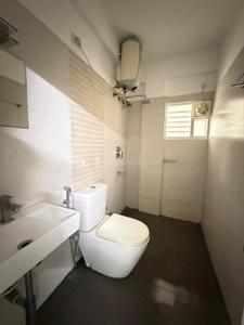 Bathroom Image of 1000 Sq.ft 2 BHK Apartment / Flat for rent in Koramangala Bengaluru for Rs. 60000