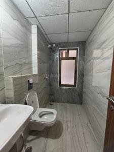 Bathroom Image of 1500 Sq.ft 3 BHK Apartment / Flat for rent in Rama Sky Life, Tifra Bilaspur for Rs. 23000
