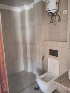 Bathroom Image of 2800 Sq.ft 4 BHK Apartment / Flat for sale in SS Linden Residential Floors, Sector 84 Gurgaon for Rs. 29500000