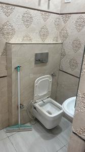 Bathroom Image of 550 Sq.ft 1 BHK Builder Floor for rent in Ramesh Nagar New Delhi for Rs. 16700