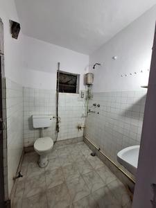 Bathroom Image of 1620 Sq.ft 2 BHK Builder Floor for rent in Preet Vihar New Delhi for Rs. 38000