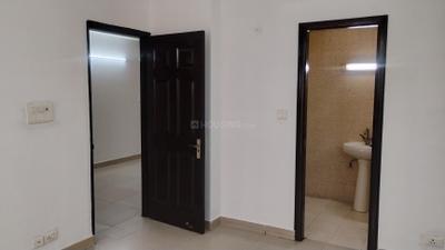 Bedroom Image of 1750 Sq.ft 3 BHK Apartment / Flat for rent in Ajnara Gen X, Crossings Republik Ghaziabad for Rs. 22000