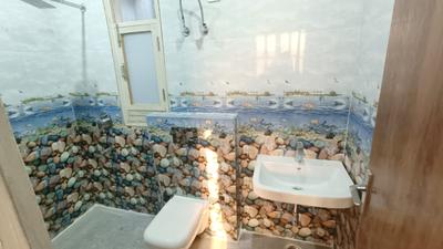 Bathroom Image of 1800 Sq.ft 2 BHK Builder Floor for rent in Sector 9 Gurgaon for Rs. 22599