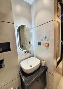 Bathroom Image of 1250 Sq.ft 1 BHK Apartment / Flat for rent in Suncity Jewel Of India, Bajaj Nagar Jaipur for Rs. 9000