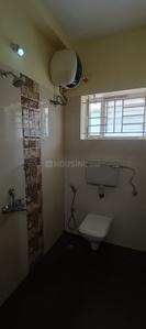 Bathroom Image of 1500 Sq.ft 3 BHK Apartment / Flat for rent in Saibaba Colony Coimbatore for Rs. 45000