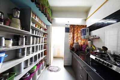Kitchen Image of 450 Sq.ft 2 BHK Apartment / Flat for sale in Naranpura Ahmedabad for Rs. 4500000