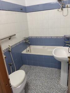 Bathroom Image of 1800 Sq.ft 3 BHK Apartment / Flat for rent in Masab Tank Hyderabad for Rs. 45000