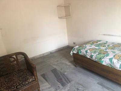 Bedroom Image of 1000 Sq.ft 3 BHK Builder Floor for sale in Gautam Nagar New Delhi for Rs. 17000000
