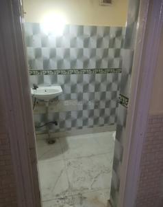 Bathroom Image of 1000 Sq.ft 2.5 BHK Independent House for rent in Sector 12 Noida for Rs. 30000
