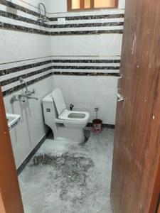 Bathroom Image of 800 Sq.ft 2 BHK Builder Floor for sale in New Ashok Nagar New Delhi for Rs. 4500000