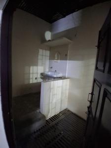 Bathroom Image of 980 Sq.ft 1 BHK Builder Floor for rent in Gomti Nagar Lucknow for Rs. 13000