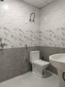 Common Bathroom Image of 1000 Sq.ft 2 BHK Apartment / Flat for sale in The Grand Estate, Noida Extension Greater Noida for Rs. 4075000