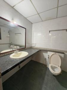 Bathroom Image of 2401 Sq.ft 3 BHK Apartment / Flat for rent in Richmond Town Bengaluru for Rs. 125000