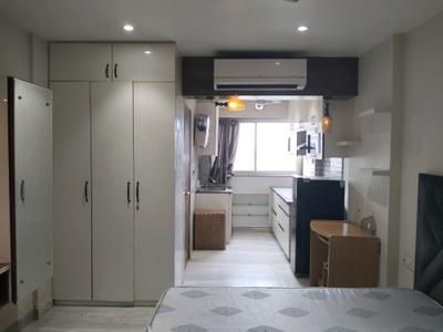Bedroom Image of 360 Sq.ft 1 RK Apartment / Flat for rent in DLF Capital Greens Phase 1 And 2, Karampura New Delhi for Rs. 25000