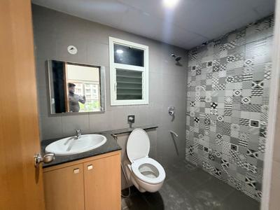 Bathroom Image of 1010 Sq.ft 2 BHK Apartment / Flat for rent in Sobha Dream Gardens, Thanisandra Bengaluru for Rs. 36000