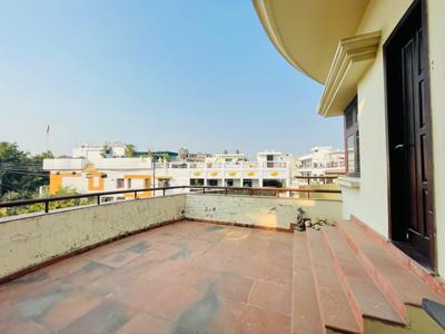 Balcony Image of 8500 Sq.ft 6 BHK Independent House for sale in Gomti Nagar Lucknow for Rs. 85000000