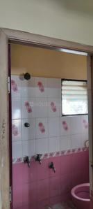Bathroom Image of 900 Sq.ft 2 BHK Apartment / Flat for sale in Virugambakkam Chennai for Rs. 9000000