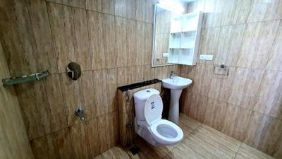 Bathroom Image of 1300 Sq.ft 2 BHK Apartment / Flat for rent in Prestige Falcon City, Konanakunte Bengaluru for Rs. 51000