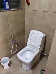 Common Bathroom Image of 1028 Sq.ft 2 BHK Apartment / Flat for sale in Arise Atlantis, Chandkheda Ahmedabad for Rs. 6000000
