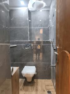 Common Bathroom Image of 950 Sq.ft 2 BHK Apartment / Flat for sale in Kulesara Greater Noida for Rs. 5500500