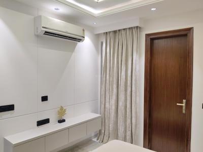 Bedroom Image of 905 Sq.ft 1 BHK Builder Floor for rent in DLF Phase 3 Gurgaon for Rs. 32000