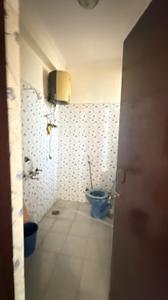 Image of 1500 Sq.ft 3 BHK Apartment / Flat for rent in Gulmohar Garden, Sector 44, Noida for Rs. 45000