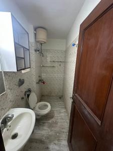 Bathroom Image of 1500 Sq.ft 3 BHK Apartment / Flat for rent in Andheri West Mumbai for Rs. 100000