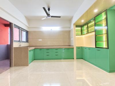 Kitchen Image of 1800 Sq.ft 3 BHK Apartment / Flat for rent in New Gotri Vadodara for Rs. 30000