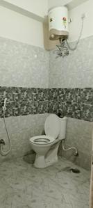 Bathroom Image of 1500 Sq.ft 3 BHK Apartment / Flat for rent in Lakdikapul Hyderabad for Rs. 31000