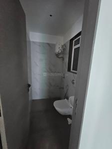 Bathroom Image of 530 Sq.ft 1 BHK Apartment / Flat for rent in The Meridian Towers, Ghatkopar West Mumbai for Rs. 48000
