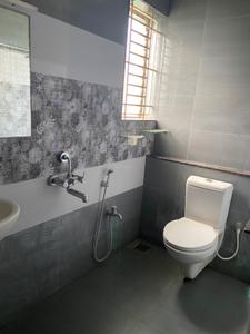 Bathroom Image of 2100 Sq.ft 2 BHK Independent House for rent in Thiruppalai Madurai for Rs. 24000