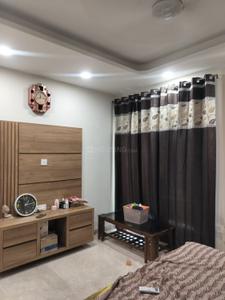 Bedroom Image of 1350 Sq.ft 3 BHK Builder Floor for sale in Paschim Vihar New Delhi for Rs. 24000000