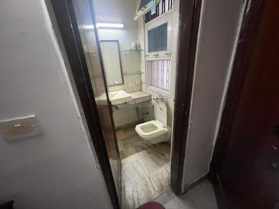 Bathroom Image of 1400 Sq.ft 2 BHK Builder Floor for rent in Sarva Priya Apartments, Hauz Khas New Delhi for Rs. 60000
