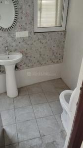 Bathroom Image of 1350 Sq.ft 3 BHK Apartment / Flat for rent in Rise Organic Homes Phase 1, Mahurali Ghaziabad for Rs. 25000