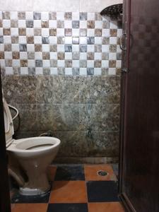Common Bathroom Image of 400 Sq.ft 1 BHK Builder Floor for rent in Laxmi Nagar New Delhi for Rs. 16000
