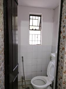 Common Bathroom One Image of 600 Sq.ft 1 BHK Apartment / Flat for sale in Sector 11 Dwarka New Delhi for Rs. 11000000