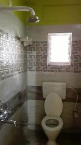 Bathroom Image of 1150 Sq.ft 3 BHK Independent House for rent in Beliaghata Kolkata for Rs. 17000