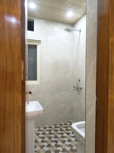 Common Bathroom Image of 1350 Sq.ft 3 BHK Builder Floor for sale in Indirapuram Ghaziabad for Rs. 8000000
