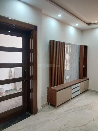Trikuta Nagar Main Image 1