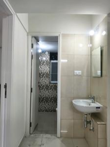 Common Bathroom Image of 583 Sq.ft 1 BHK Apartment / Flat for sale in Godrej Hill Retreat, Mahalunge Pune for Rs. 6100000